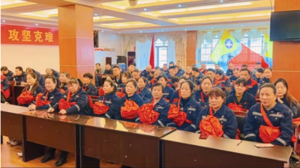 娄底优发国际实业表彰“三八红旗手”